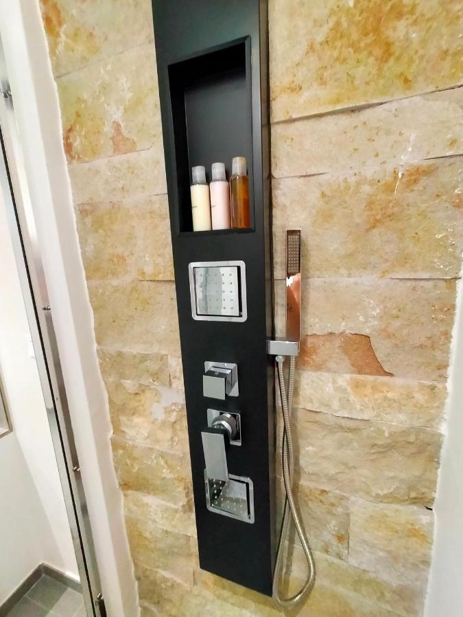 Il Giardino Deluxe Villa Lizzanello Eksteriør bilde